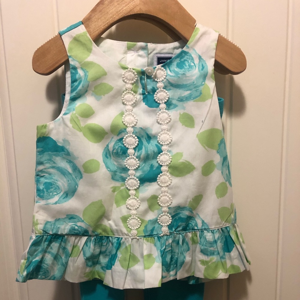 darling top with leggings